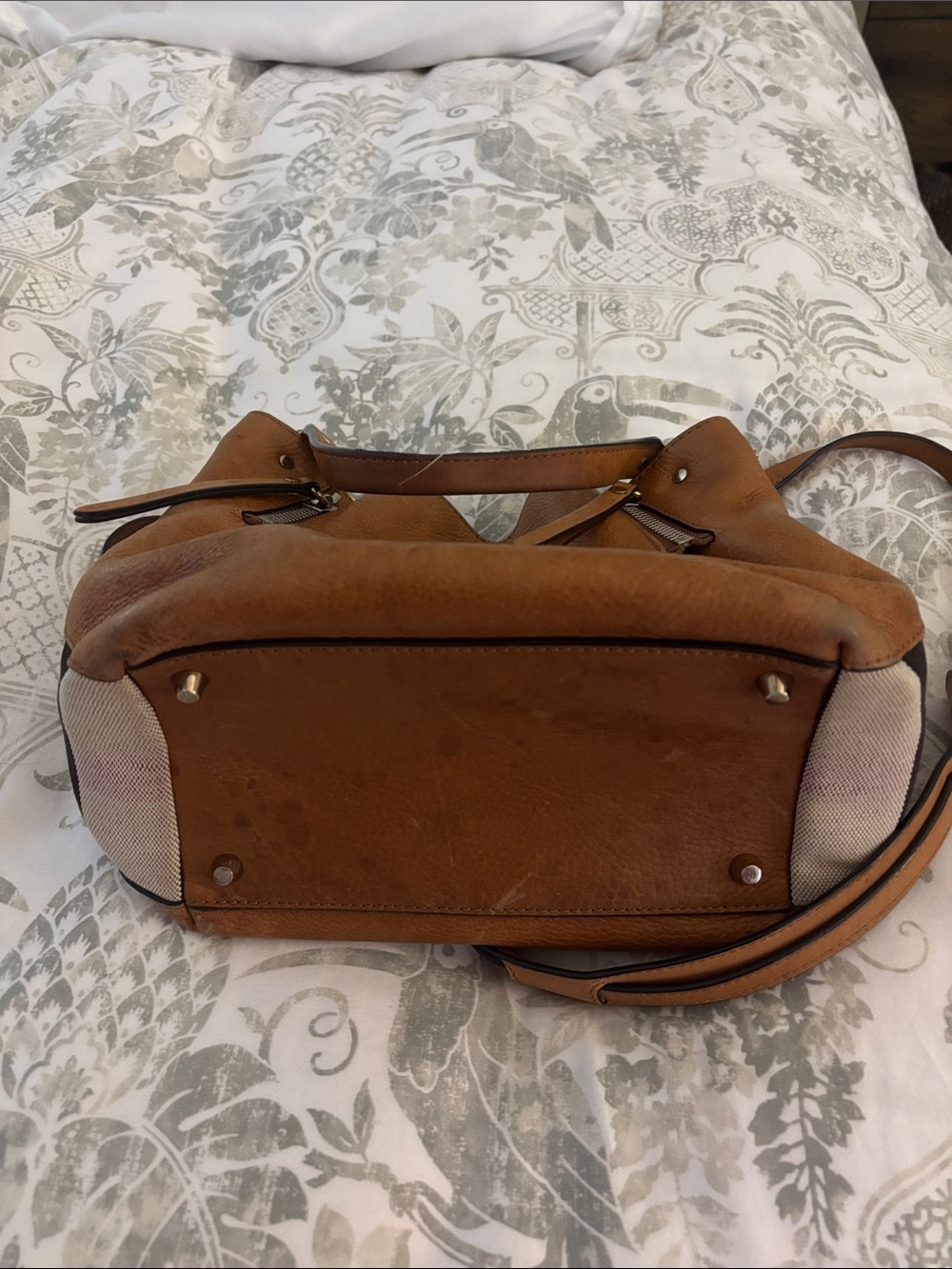 Burberry Tan Leather Shoulder Bag - Picture 5 of 5